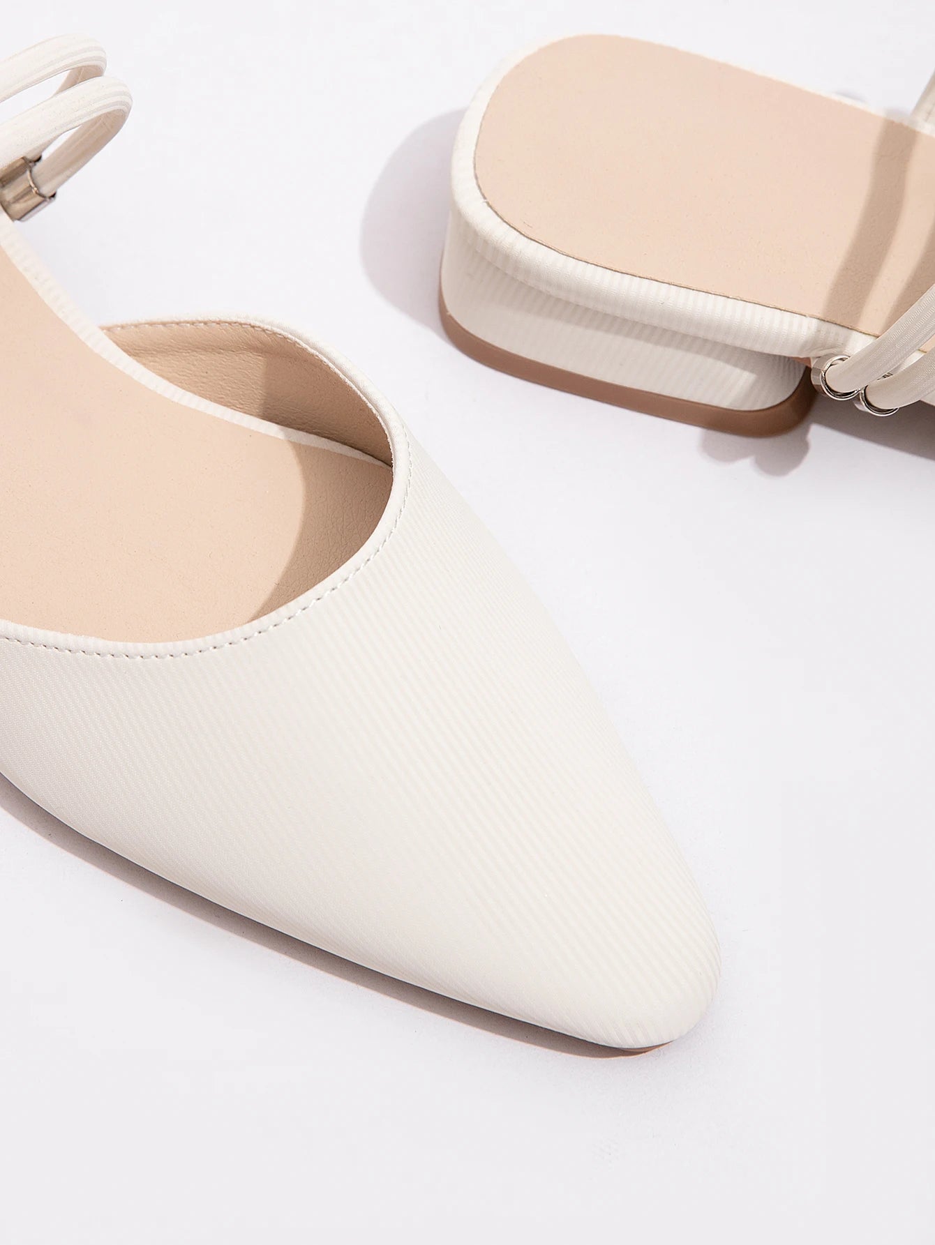 Summer Hot Selling Ladies' Sandals with Fashionable Toe Caps and Low Heels Women's slippers Casual Single Shoes